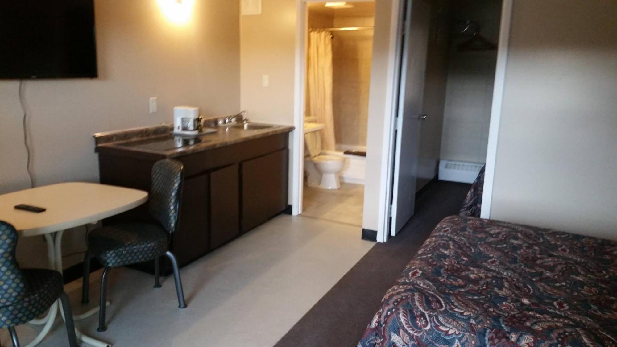 Alaskan Motel Fox Creek Quarto foto
