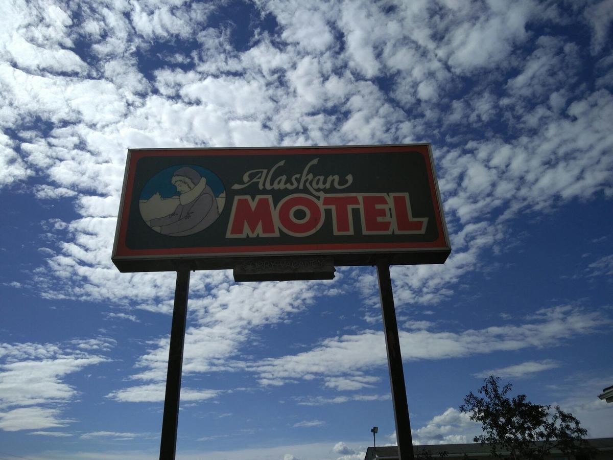 Alaskan Motel Fox Creek Exterior foto