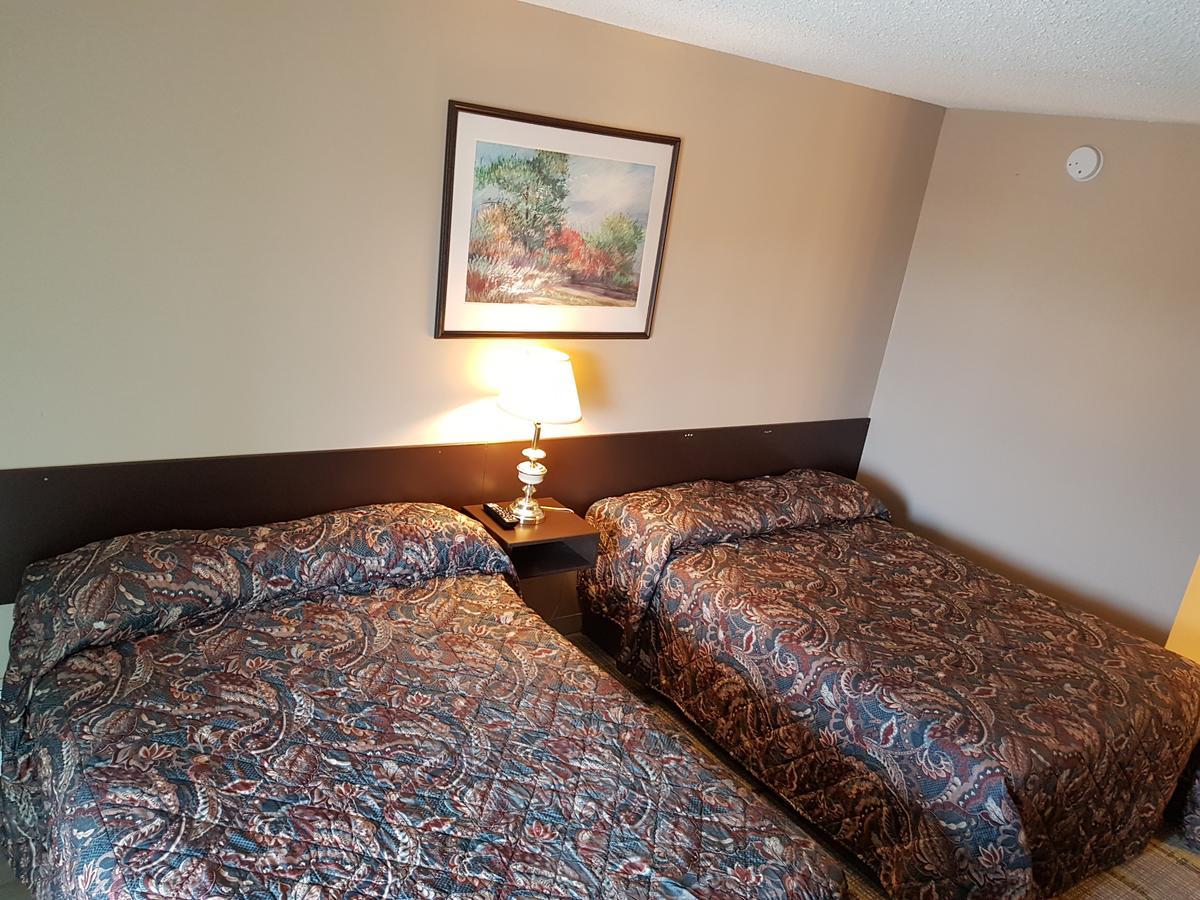 Alaskan Motel Fox Creek Quarto foto